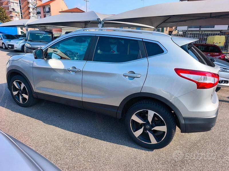Usata Nissan Qashqai 360º 110 CV (80 kW) 2016 Grigio SUV