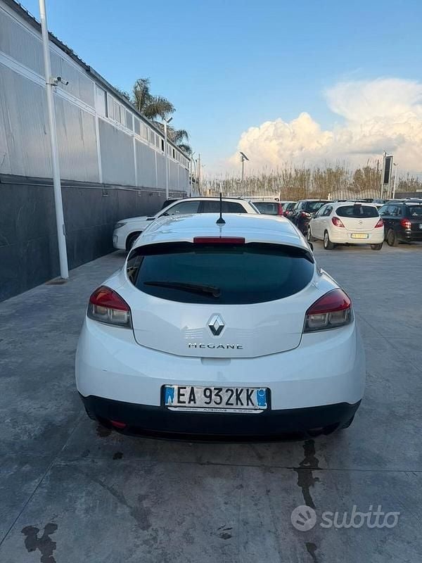 Usata Renault Mégane Coupé Luxe 110 CV (80 kW) 2010 Bianco Coupé