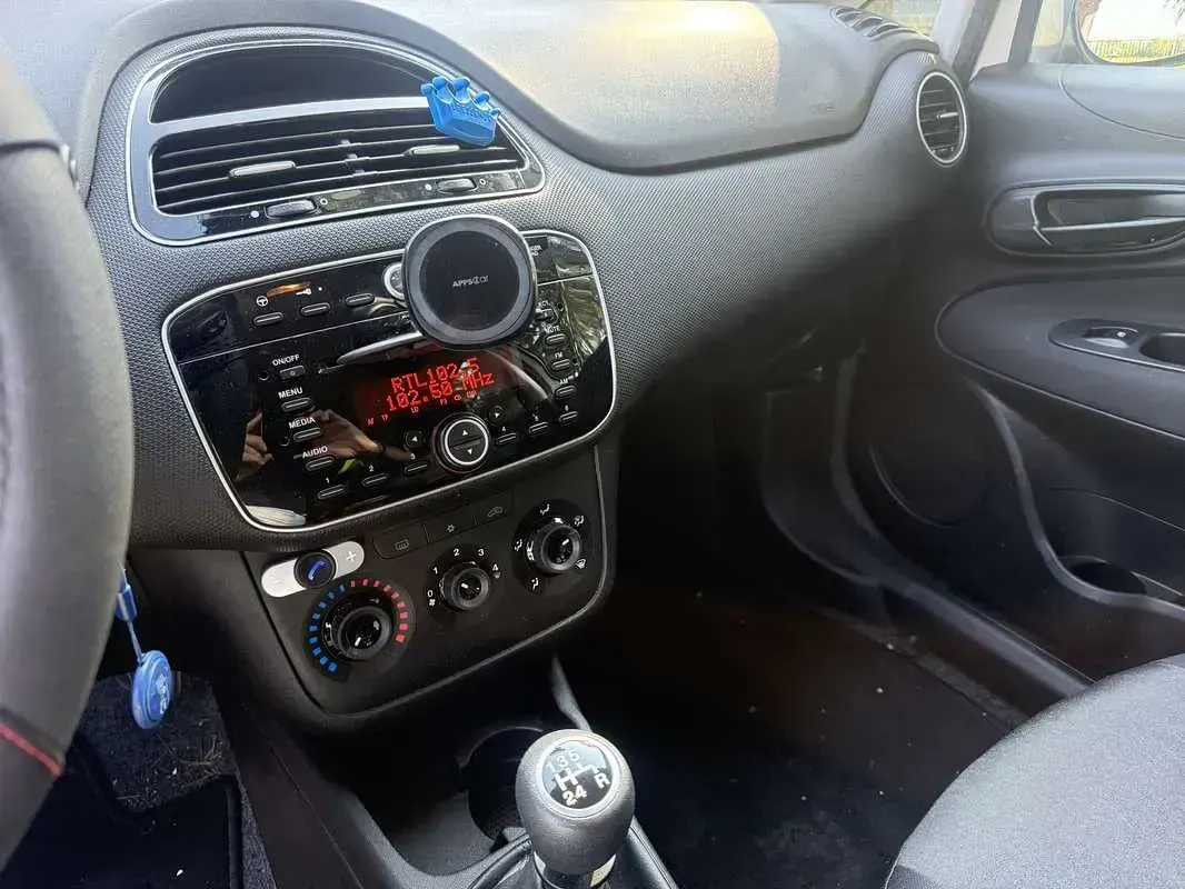 Usata Fiat Punto Lounge 105 CV (77 kW) 2016 Utilitaria