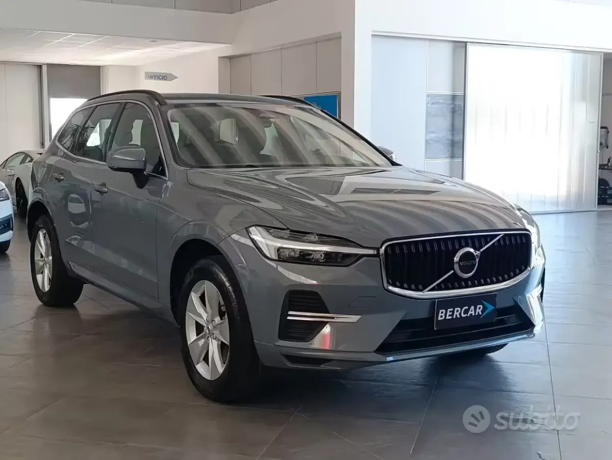 Usata Volvo XC60 Core 197 CV (144 kW) 2023 Grigio SUV