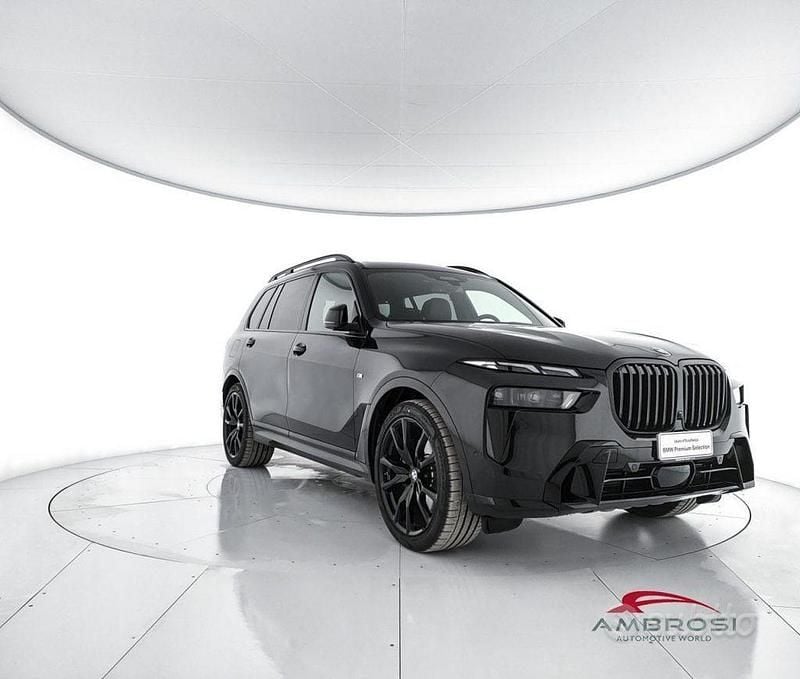 Usata BMW X7 Comfort Edition 352 CV (258 kW) 2025 Black sapphire metallizzato SUV