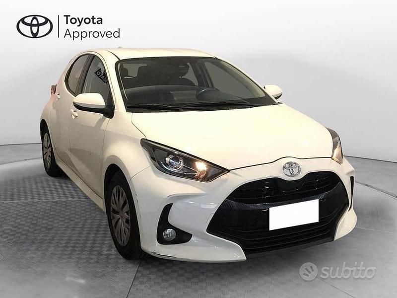Usata Toyota Yaris Active 72 CV (52 kW) 2023 Bianco Utilitaria