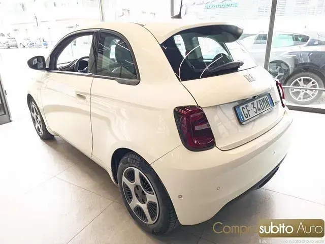 Usata Fiat 500e Passion 42 kW (58 CV) 2021 Bianco Berlina