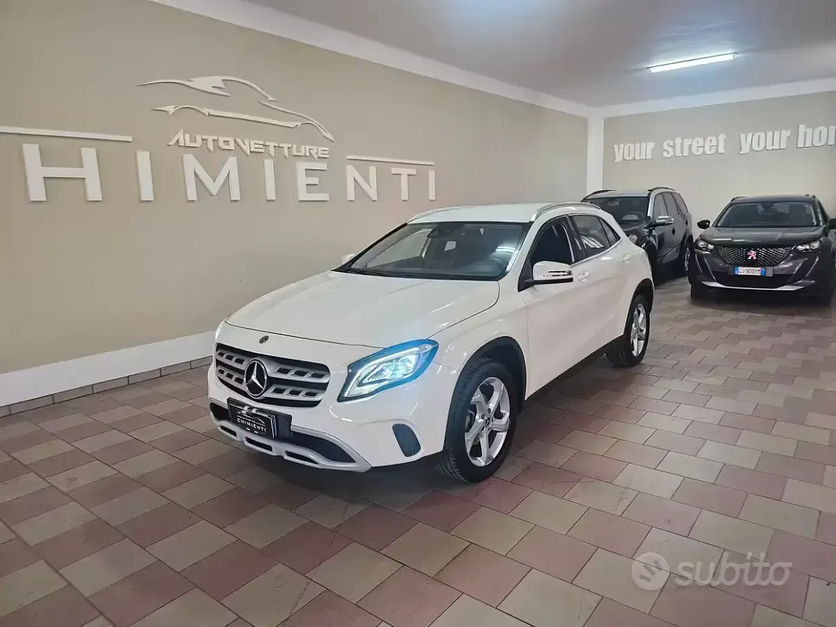 Usata Mercedes GLA180 109 CV (80 kW) 2018 Bianco SUV