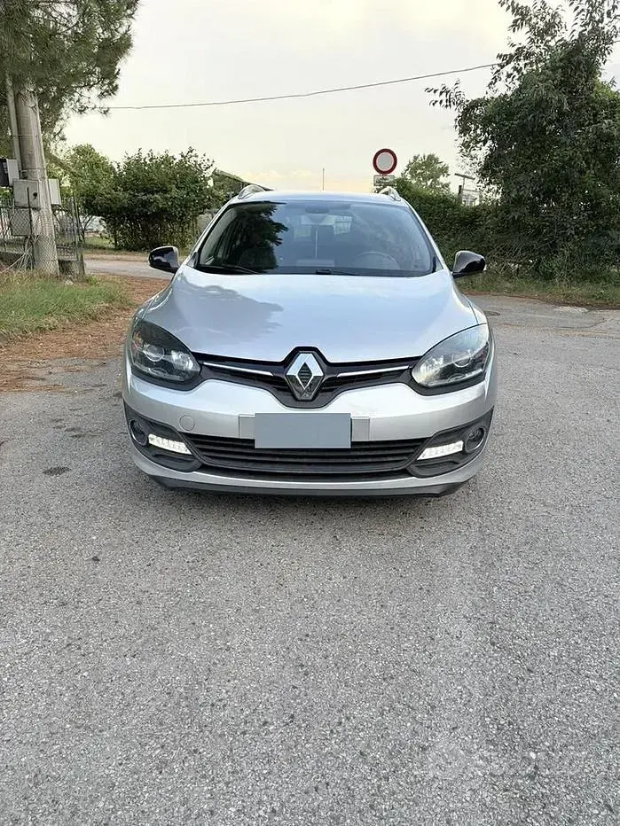 Usata Renault Mégane GrandTour LIMITED 110 CV (80 kW) 2015 Station wagon