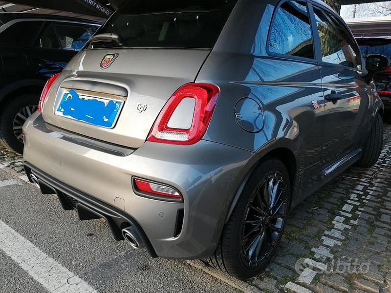 Usata Fiat 500 Abarth 165 CV (121 kW) 2023 Grigio Utilitaria