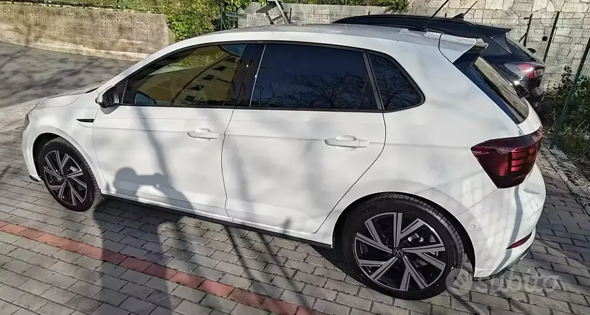 Usata VW Polo R-line Plus 115 CV (84 kW) 2025 Bianco Utilitaria