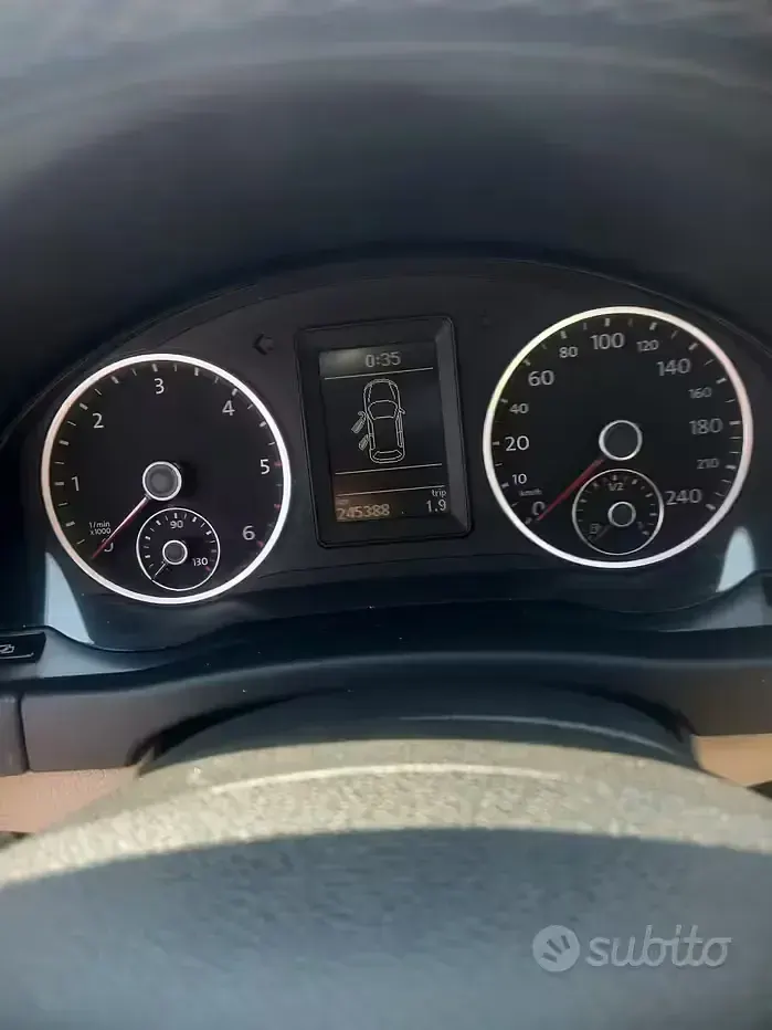 Usata VW Tiguan 140 CV (102 kW) 2010 Grigio SUV