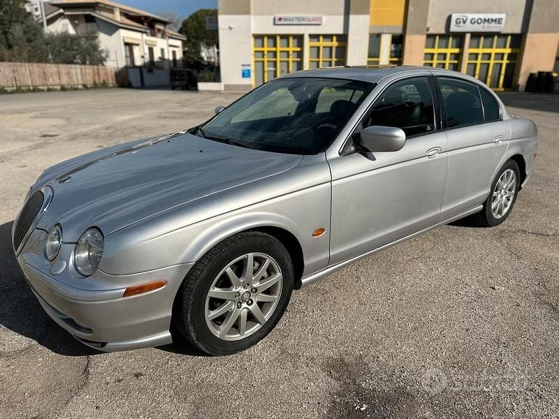 Usata Jaguar S-Type Executive 238 CV (175 kW) 2002 Grigio Berlina