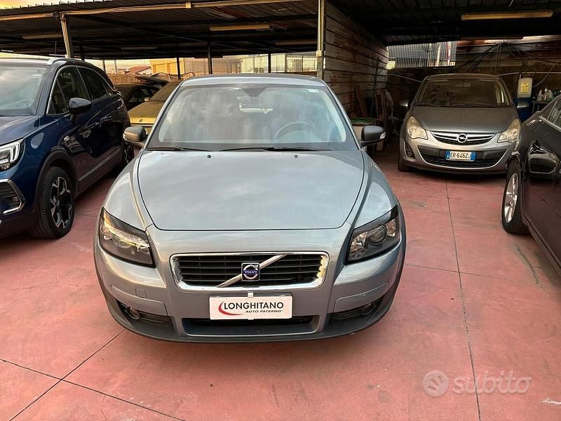 Usata Volvo C30 Momentum 108 CV (79 kW) 2009 Blu Utilitaria