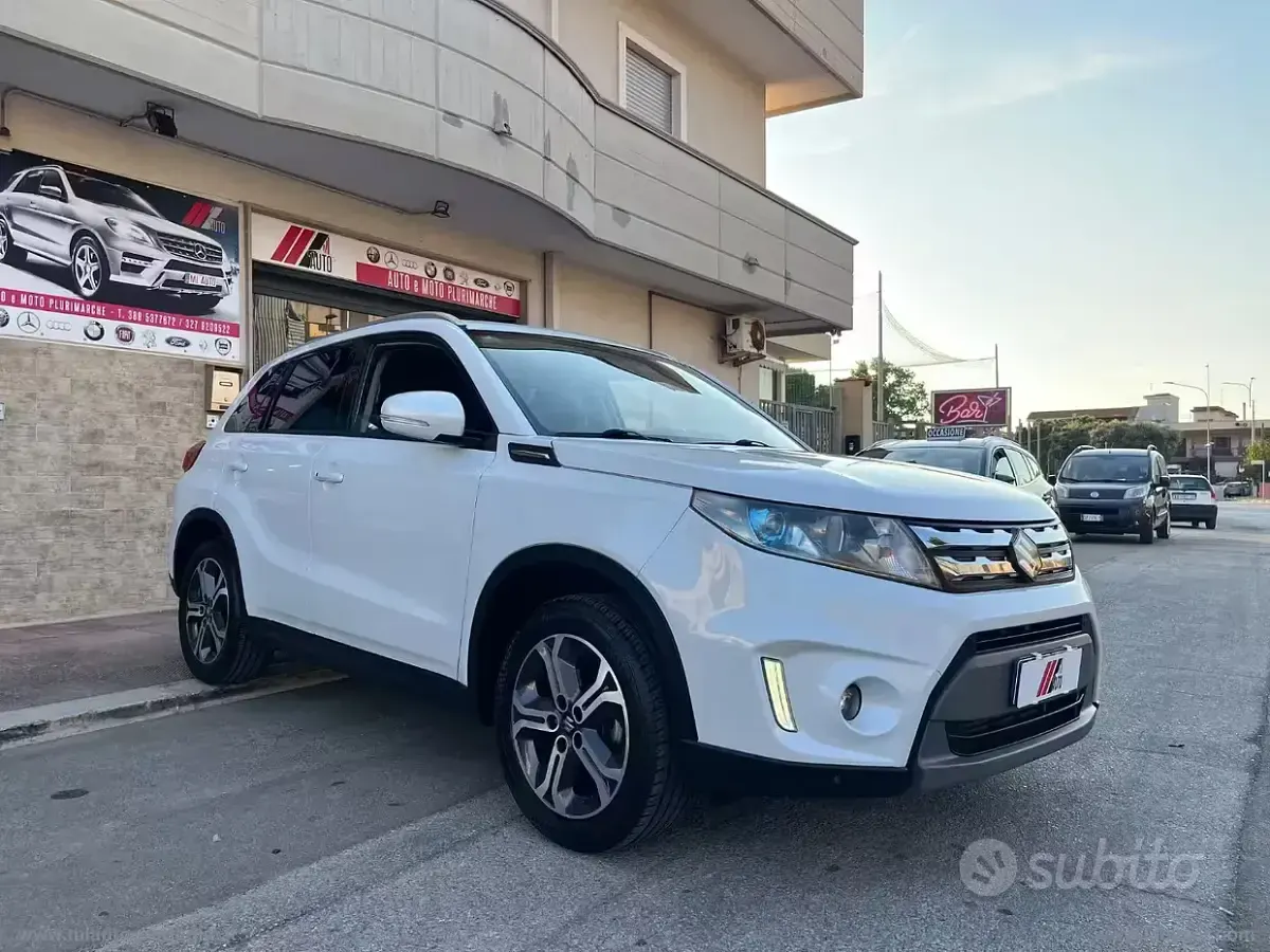 Usata Suzuki Vitara 120 CV (88 kW) 2017 Bianco SUV