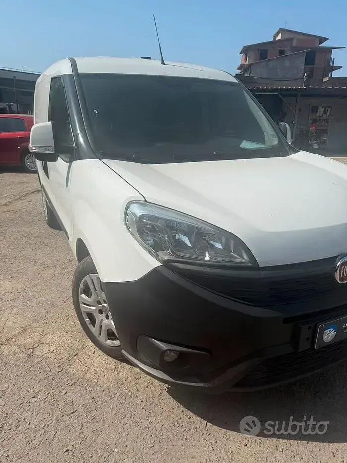 Usata Fiat Doblò 105 CV (77 kW) 2016 Bianco Monovolume