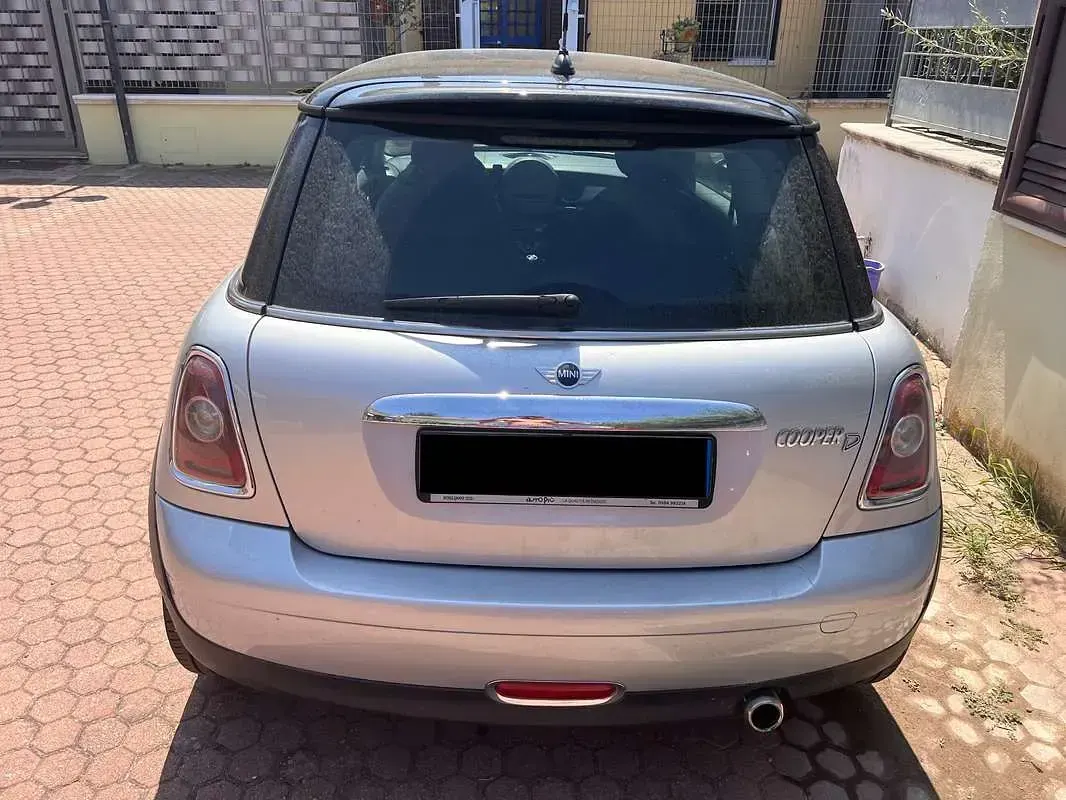 Usata Mini Cooper D 112 CV (82 kW) 2010 Grigio Utilitaria