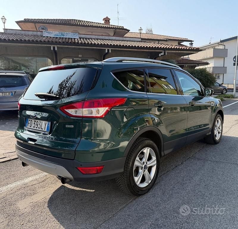 Usata Ford Kuga Titanium 120 CV (88 kW) 2016 Grigio SUV