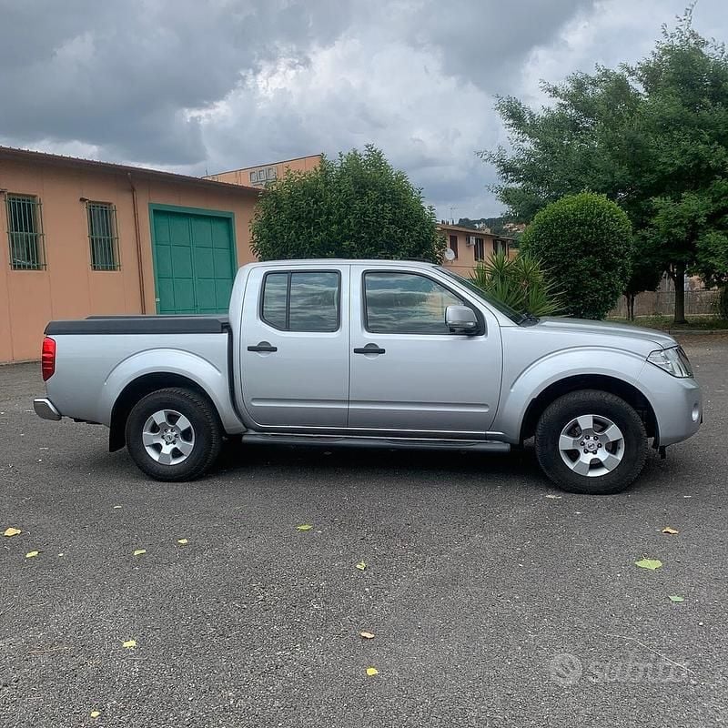 Usata Nissan Navara 190 CV (139 kW) 2015 Grigio Pick-up