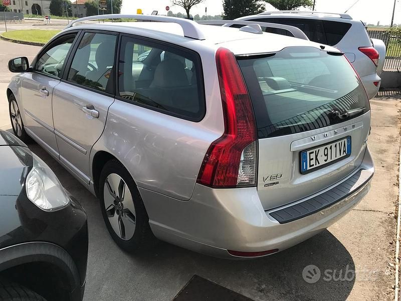 Usata Volvo V50 109 CV (80 kW) 2011 Grigio Station wagon
