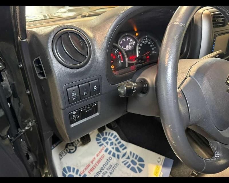 Usata Suzuki Jimny 84 CV (61 kW) 2018 Verde SUV