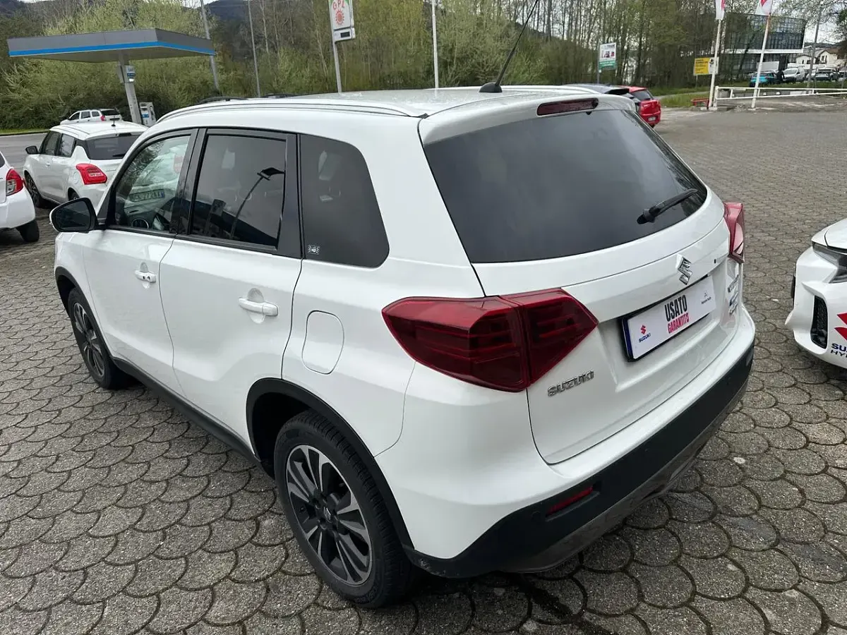Usata Suzuki Vitara 129 CV (94 kW) 2021 Bianco SUV