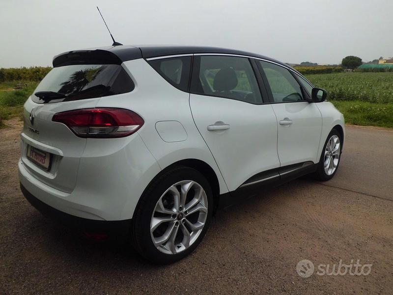 Usata Renault Scénic IV Business 120 CV (88 kW) 2019 Bianco Monovolume