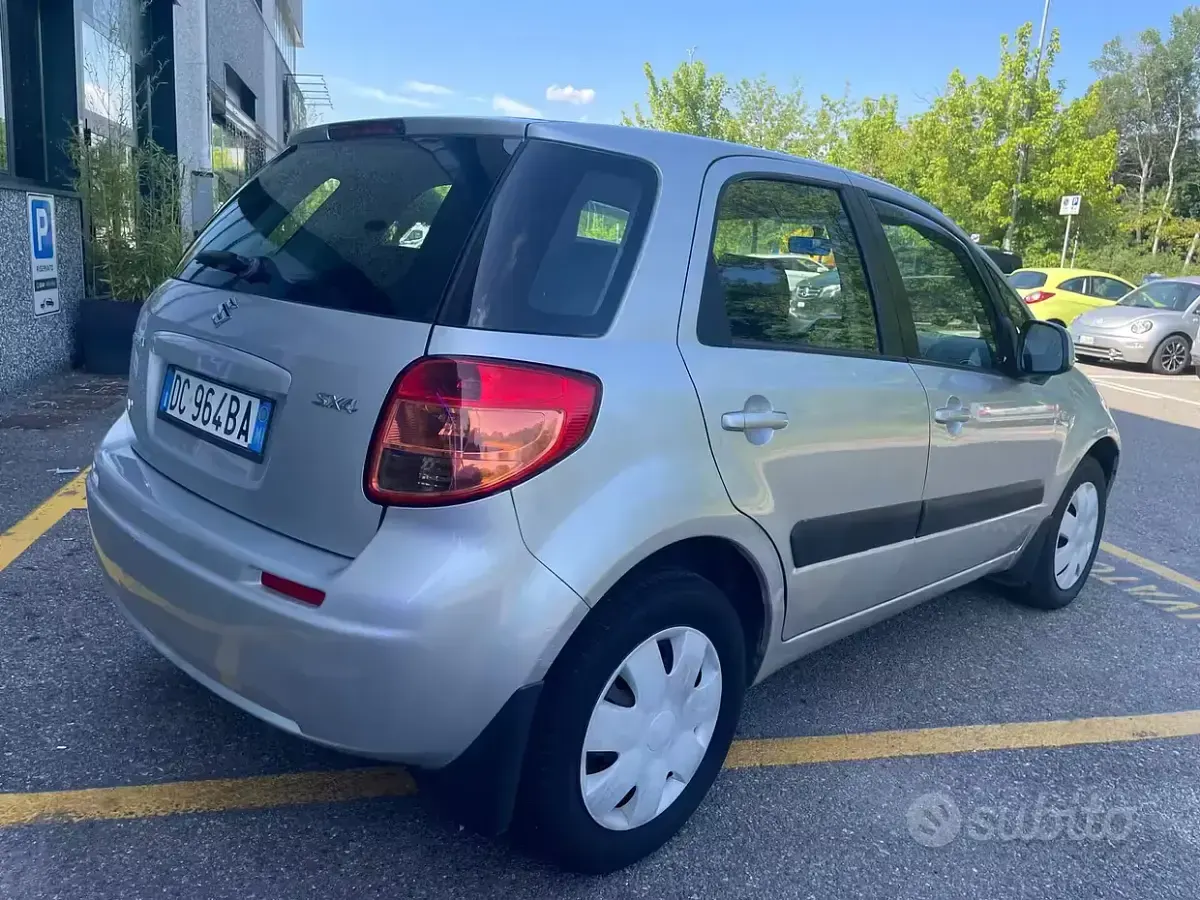Usata Suzuki SX4 107 CV (78 kW) 2006 Grigio Station wagon
