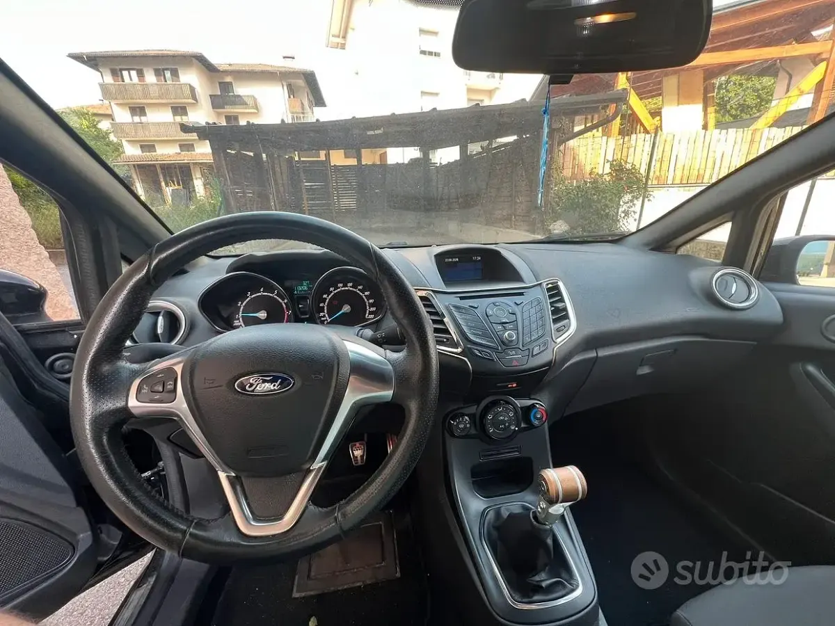 Usata Ford Fiesta 100 CV (73 kW) 2017 Utilitaria
