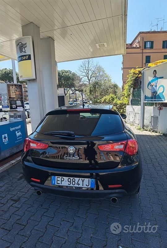Usata Alfa Romeo Giulietta Distinctive 170 CV (125 kW) 2013 Nero Utilitaria
