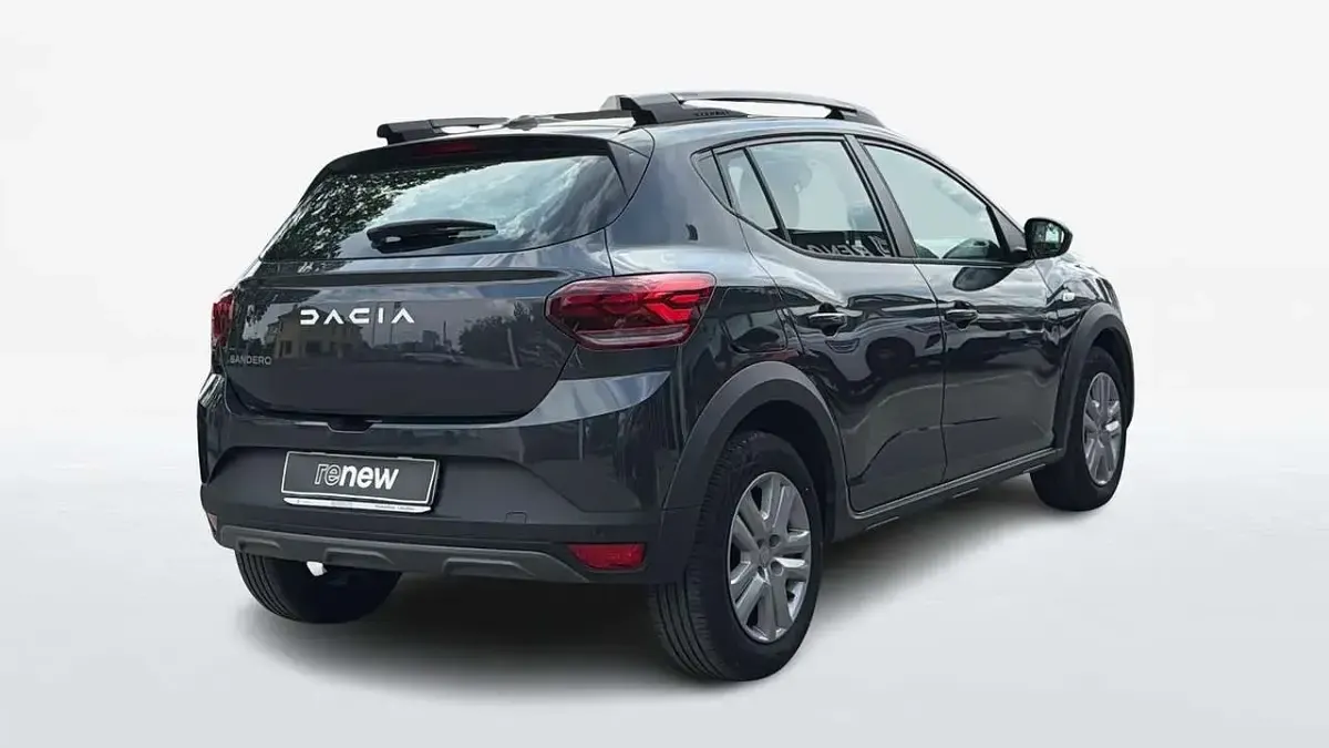Usata Dacia Sandero Expression 101 CV (74 kW) 2023 Grigio Berlina