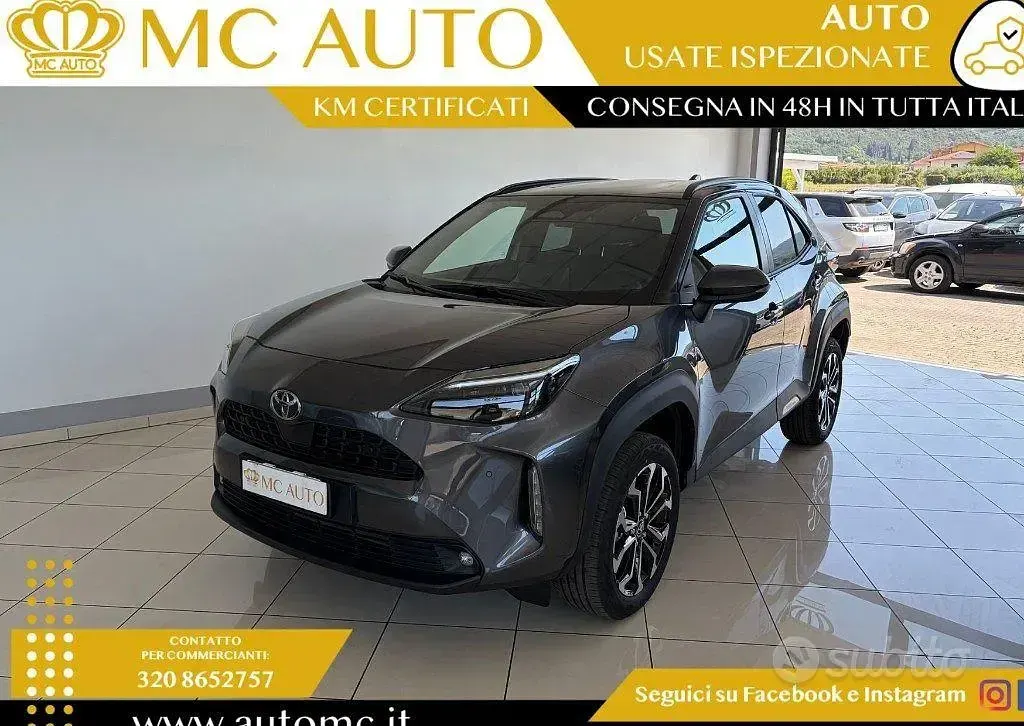 Nuova Toyota Yaris Cross 92 CV (67 kW) 2026 Grigio SUV