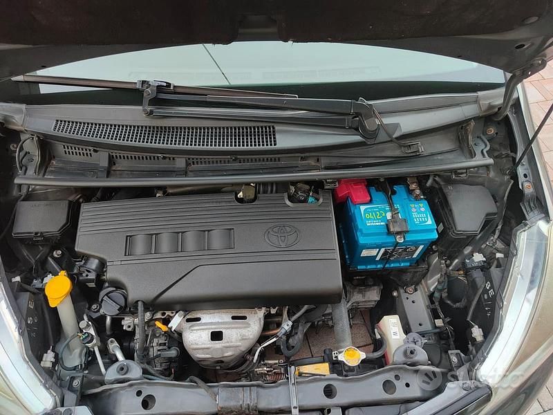 Usata Toyota Yaris 99 CV (72 kW) 2013 Utilitaria