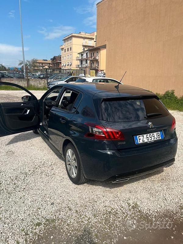 Usata Peugeot 308 110 CV (80 kW) 2019 Berlina