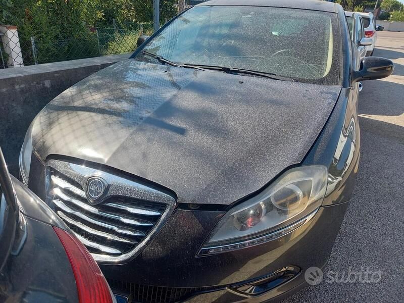 Usata Lancia Delta 190 CV (139 kW) 2012 Nero Utilitaria