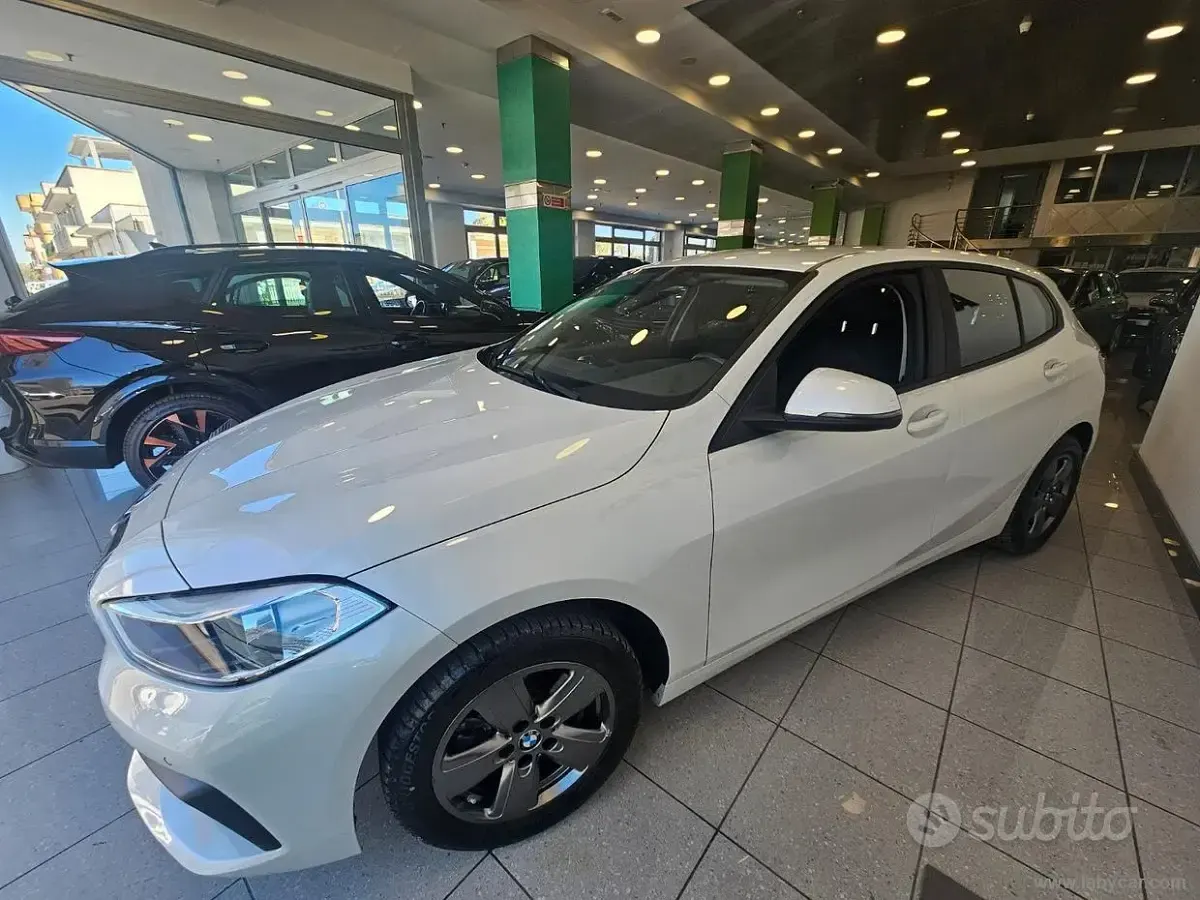 Usata BMW 118 Advantage 150 CV (110 kW) 2023 Bianco Utilitaria