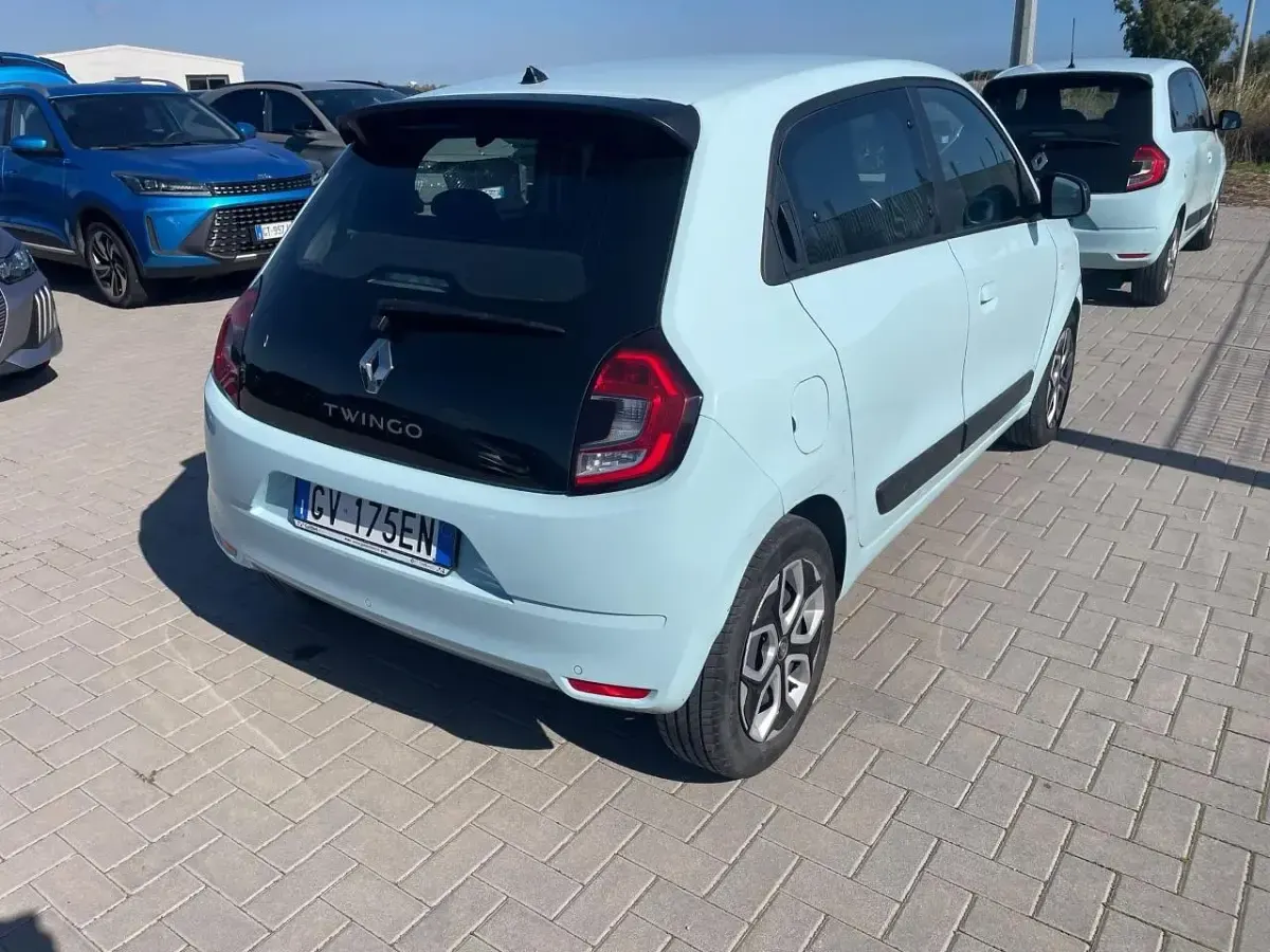 Usata Renault Twingo Equilibre 65 CV (47 kW) 2024 Blu Utilitaria