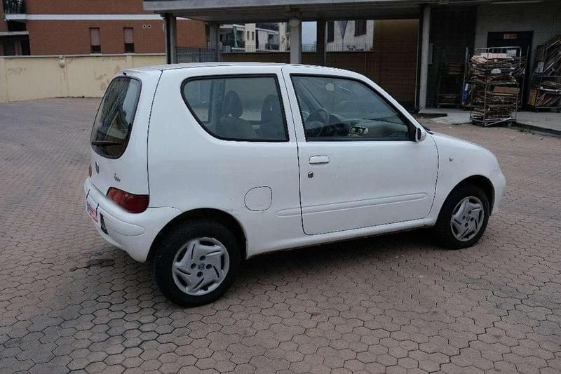 Usata Fiat Seicento 54 CV (39 kW) 2005 Bianco Utilitaria