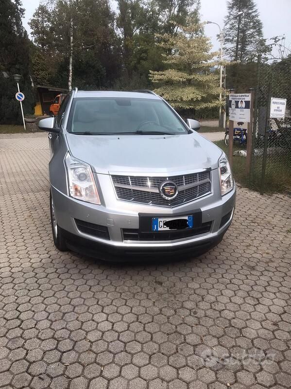 Usata 2011 Cadillac SRX SUV | 5000 € - Immagine 1/4