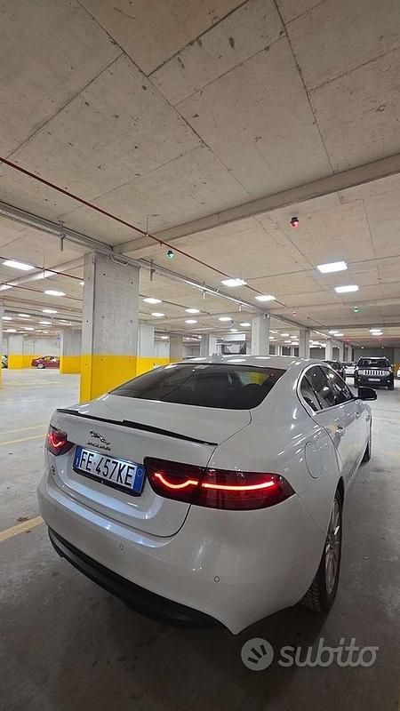 Usata Jaguar XE 163 CV (119 kW) 2016 Bianco Berlina