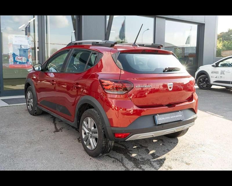 Usata Dacia Sandero Comfort 101 CV (74 kW) 2023 Rosso Utilitaria