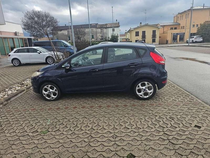 Usata Ford Fiesta Titanium 82 CV (60 kW) 2011 Other Utilitaria