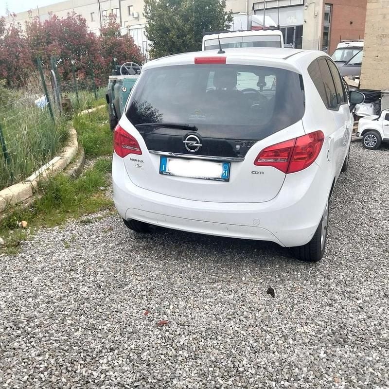 Usata Opel Meriva 95 CV (69 kW) 2013 Bianco Monovolume
