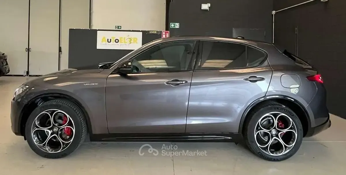 Nuova Alfa Romeo Stelvio Veloce 209 CV (153 kW) 2026 Gray SUV
