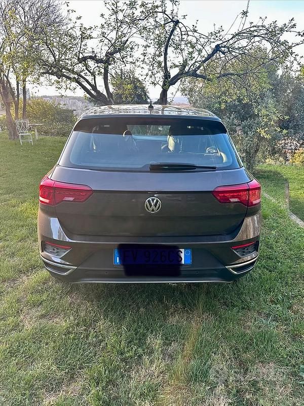 Usata VW T-Roc Style 116 CV (85 kW) 2019 Nero SUV