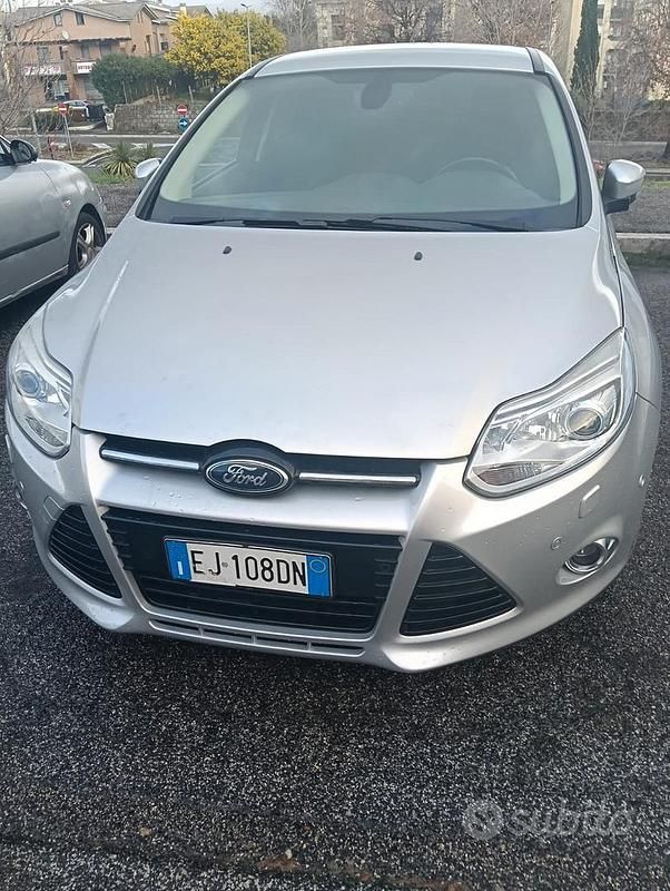 Usata Ford Focus 100 CV (73 kW) 2011 Grigio Berlina