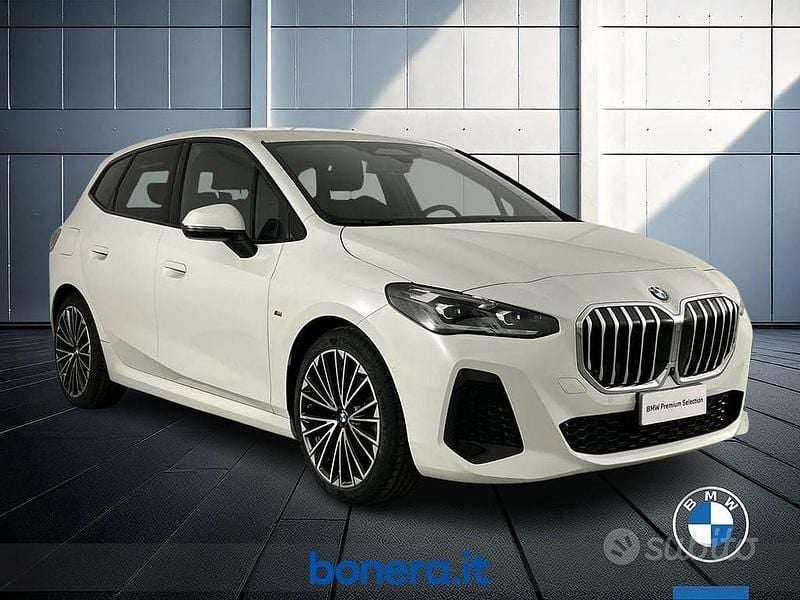 Usata BMW 218 Active Tourer Comfort Edition 150 CV (110 kW) 2024 Bianco Monovolume
