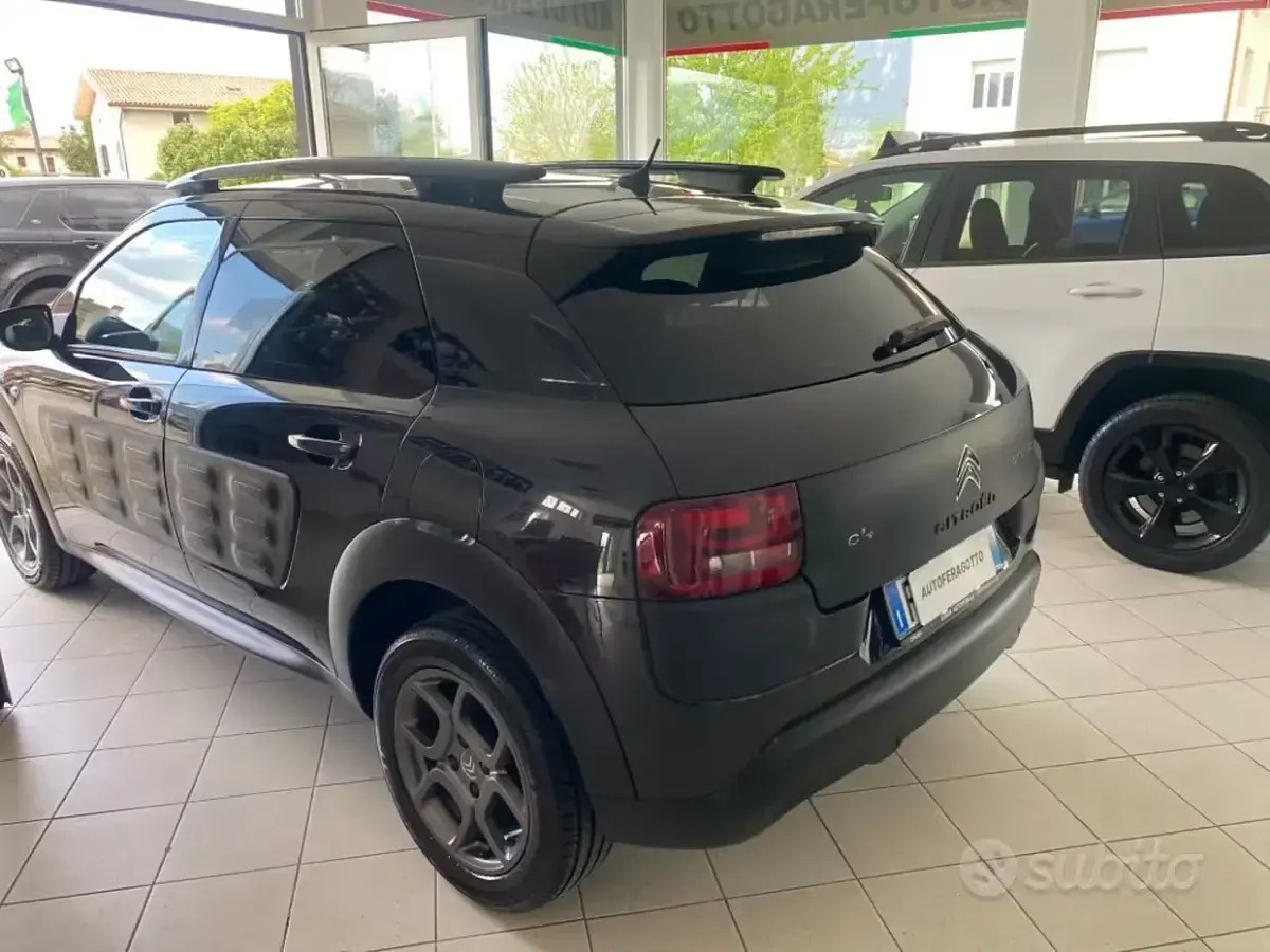 Usata Citroën C4 82 CV (60 kW) 2017 Nero Berlina