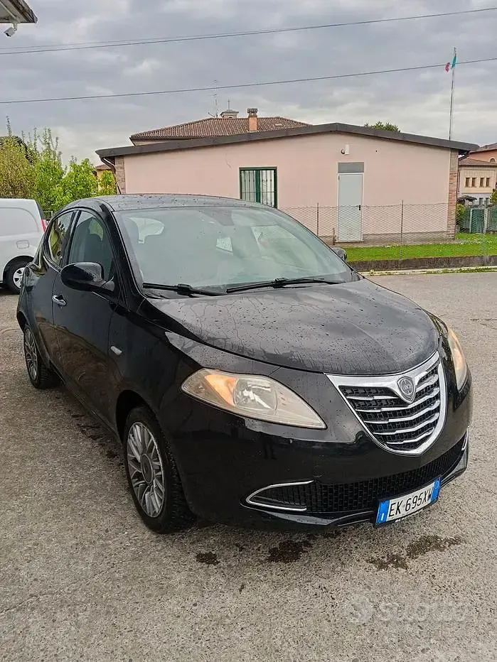 Usata Lancia Ypsilon S 95 CV (69 kW) 2012 Nero Utilitaria