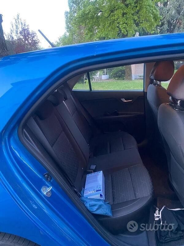 Usata Kia Rio 100 CV (73 kW) 2021 Blu Utilitaria