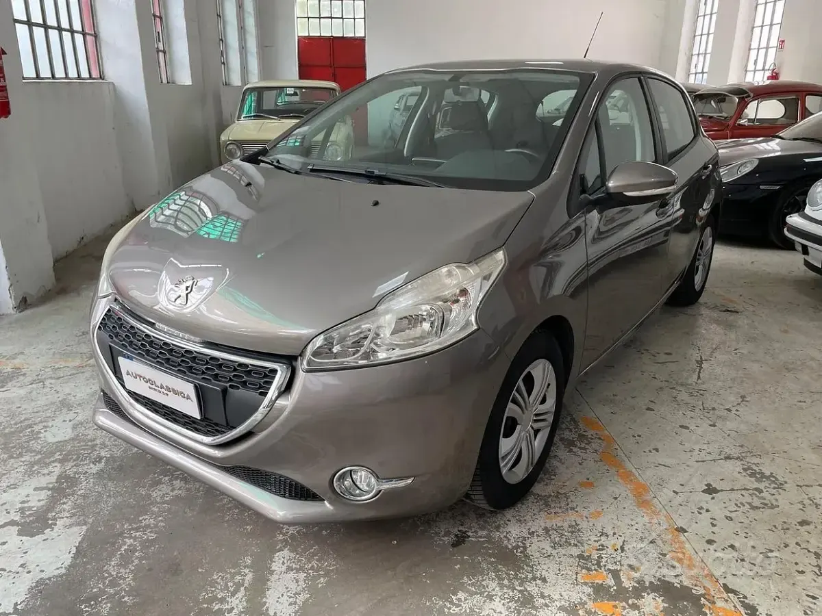 Usata Peugeot 208 82 CV (60 kW) 2012 Beige Utilitaria