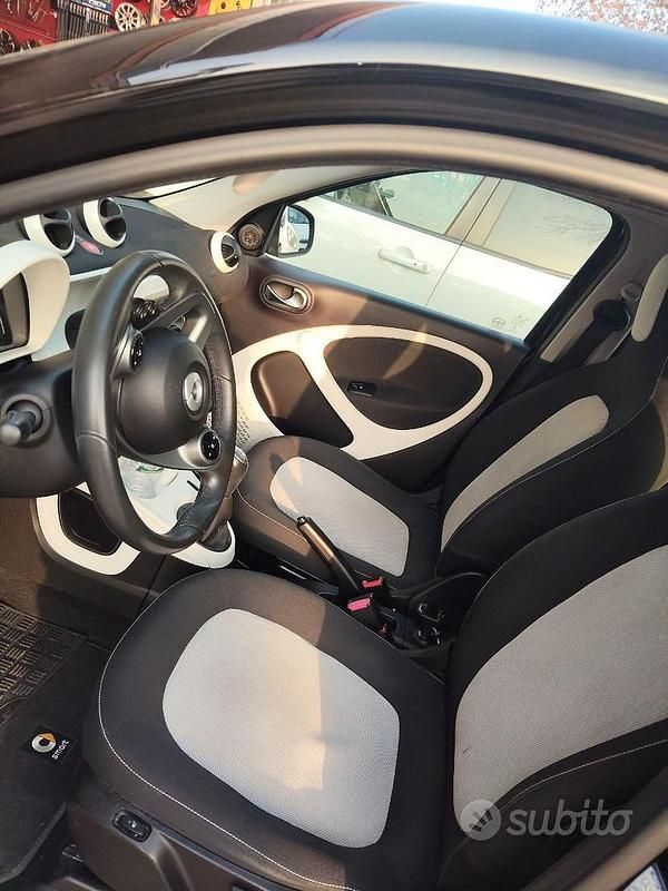 Usata Smart ForFour 2017 Nero Utilitaria