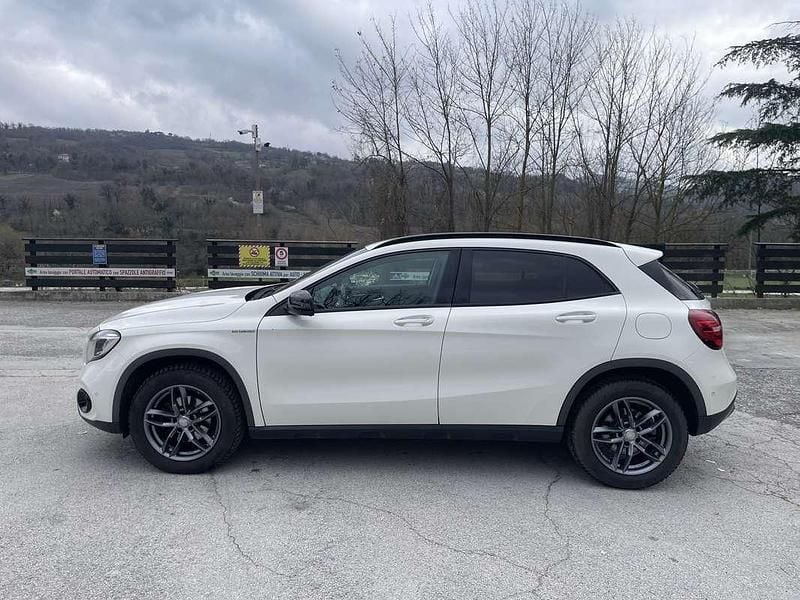 Usata Mercedes GLA200 136 CV (100 kW) 2017 SUV