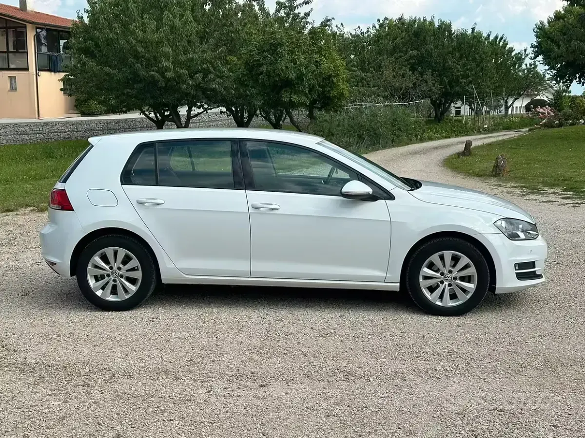 Usata VW Golf VII Comfortline 105 CV (77 kW) 2015 Bianco Berlina